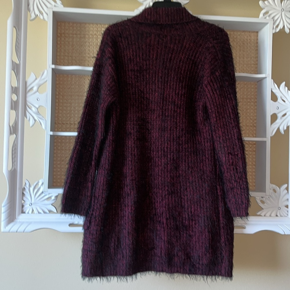nicole sabbatini Women's oversized fuzzy Burgundy Sweater Cardigan with pockets - Picture 5 of 7